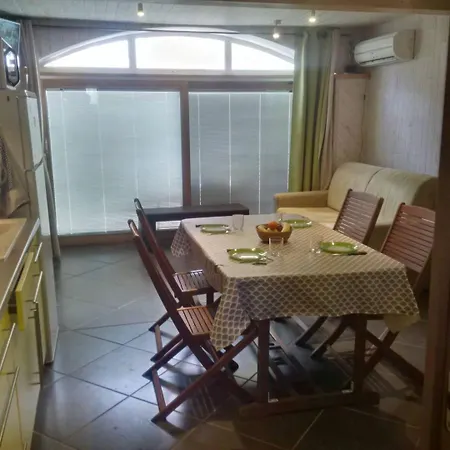 Appt 2 Pieces 27m2 + Terrasse 22m2 Ref 4015 Lejlighed Le Castellas