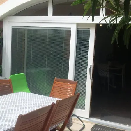 Appt 2 Pieces 27m2 + Terrasse 22m2 Ref 4015 Lejlighed *